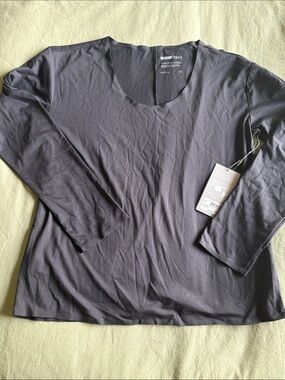 Friday FWD Women’s Long Sleeve Scoop Neck Top - black - NWT